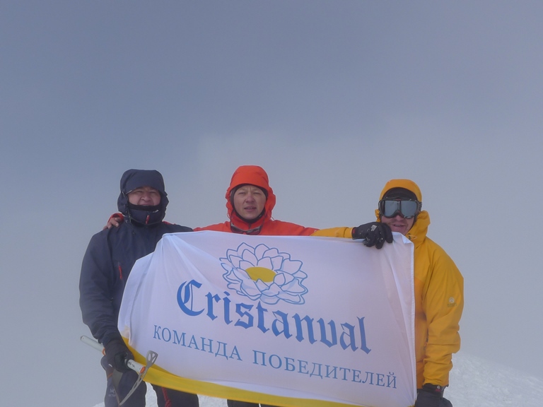 Команда Cristanval покорила Казбек